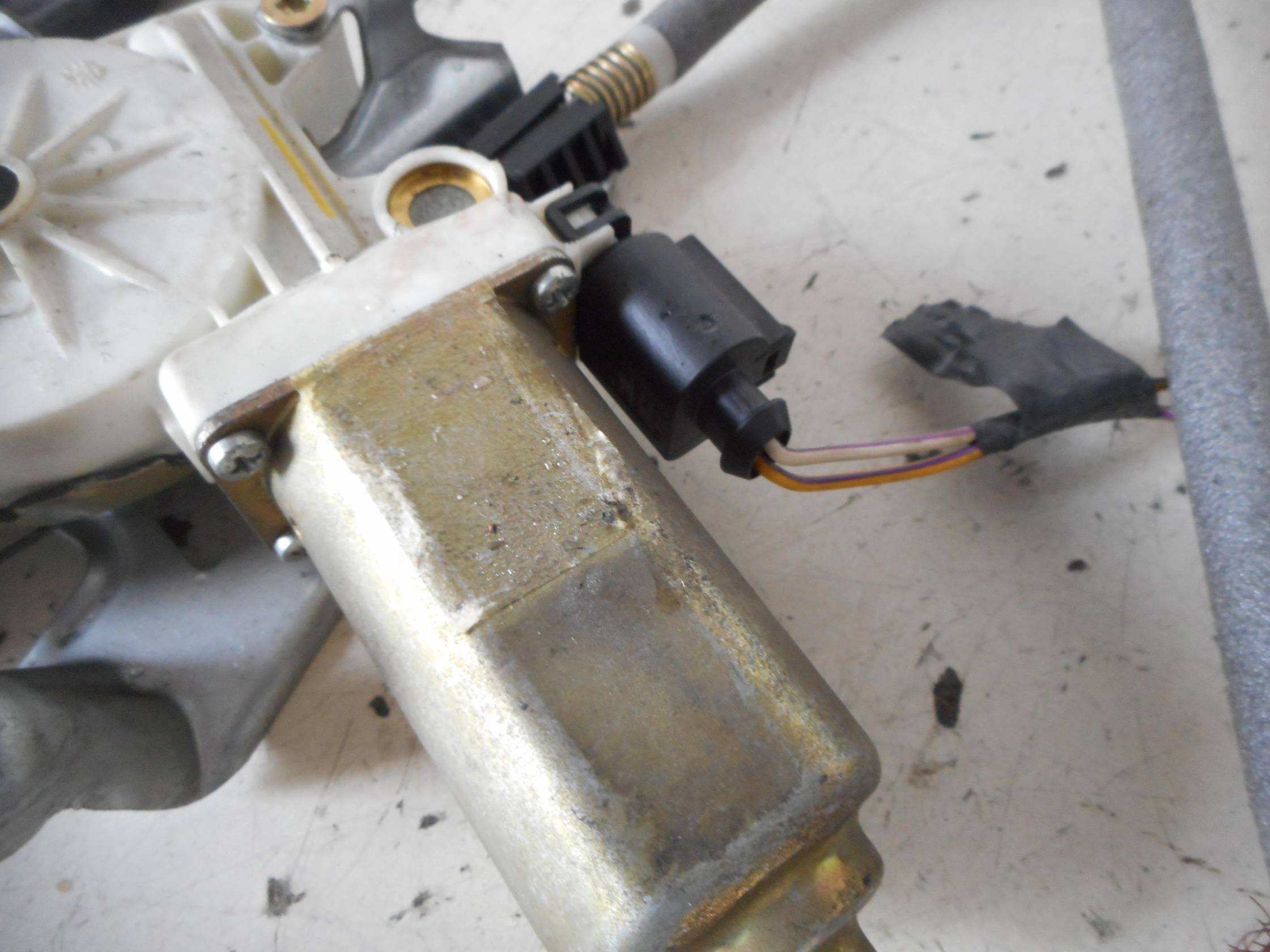 Alzacristallo elettr. porta ant. dx.